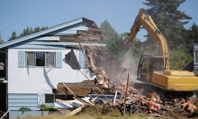 demolish a house