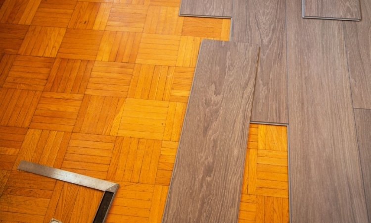 Lay Parquet flooring