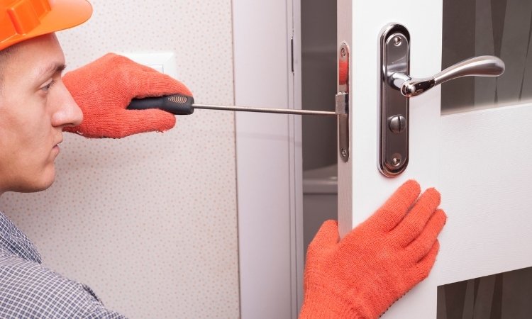 Repairing a door frame