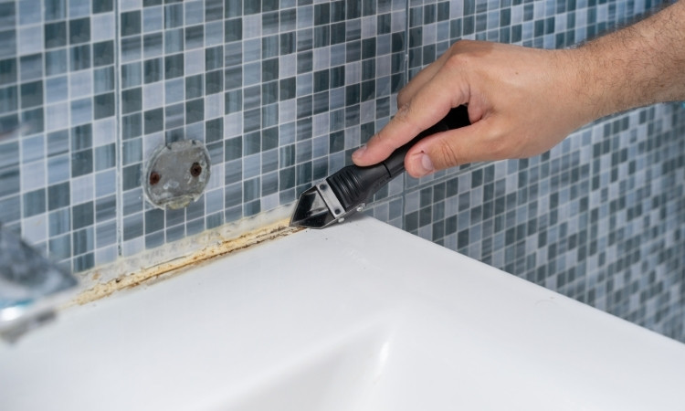 remove silicone sealant