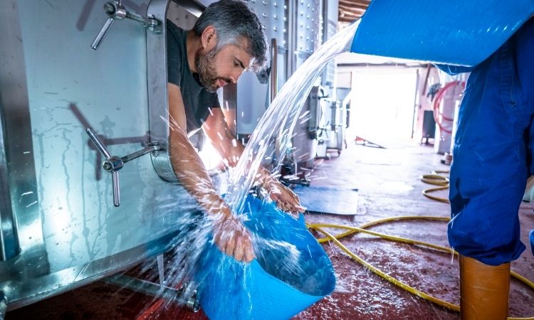 Benefits of Water Tank Cleaning in Singapore