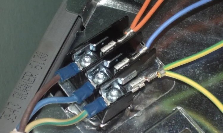 Wire an Electric Cooker in Singapore