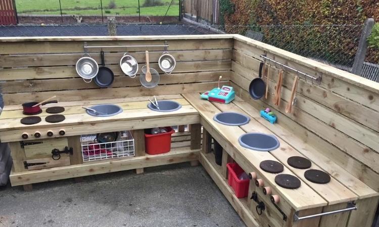 How to Build a Mud Kitchen